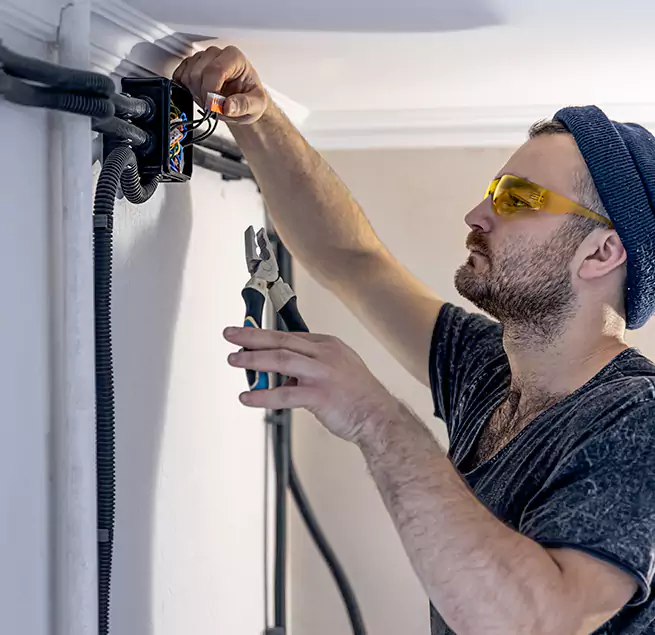 Why Oakland Park, FL Homeowners Choose Oakland Park Air Duct Cleaning Pro for HVAC UV Light Installation?
